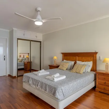 La Ocean View Apartment *