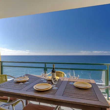 La Ocean View Apartment